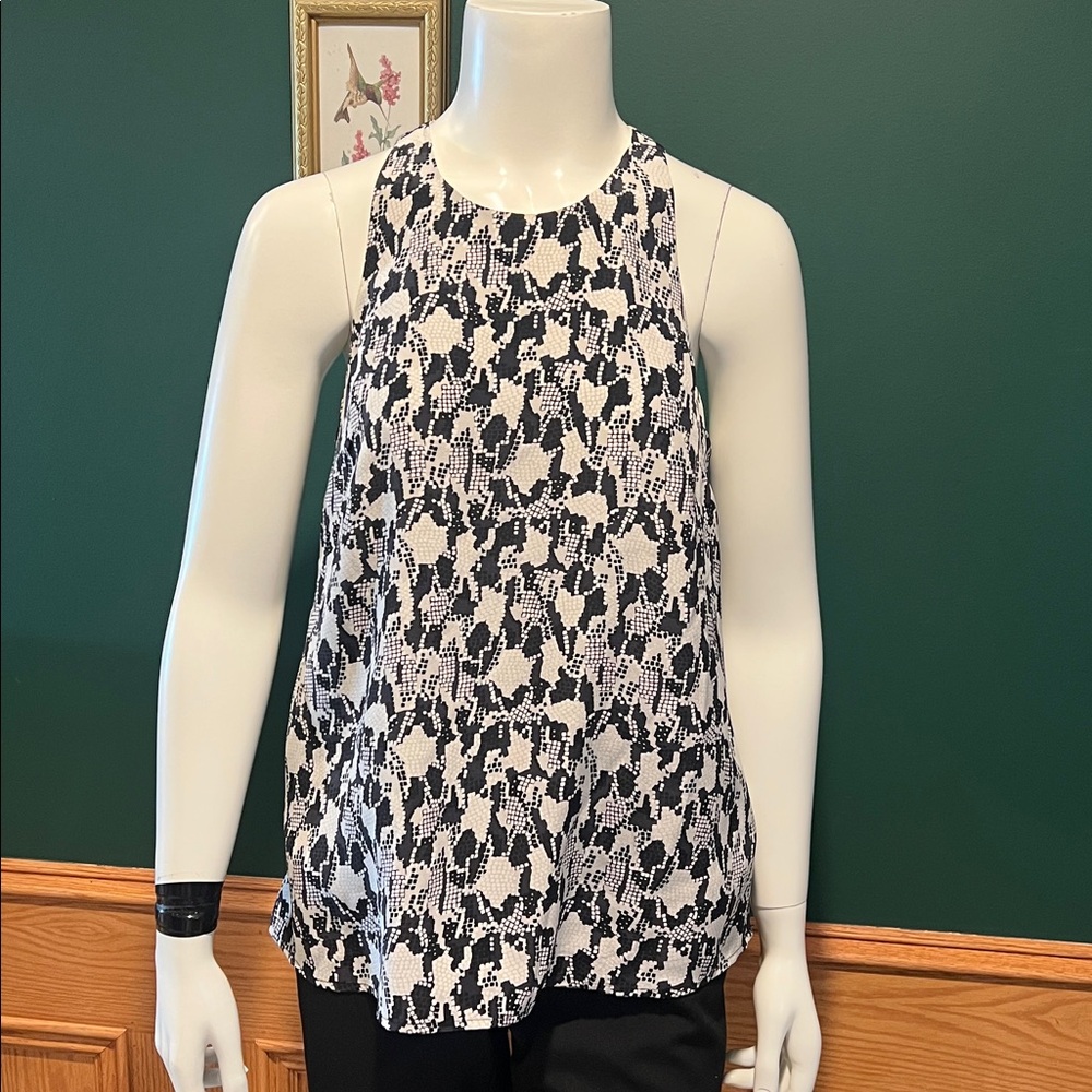 Joie Graphic Print 100% Silk Jacquard Razorback Shell.